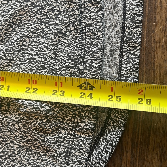 Avia Black White Quarter Zip Pullover Thumb Hole Cuffs Zip Pockets Size M (8-10) - Picture 13 of 14